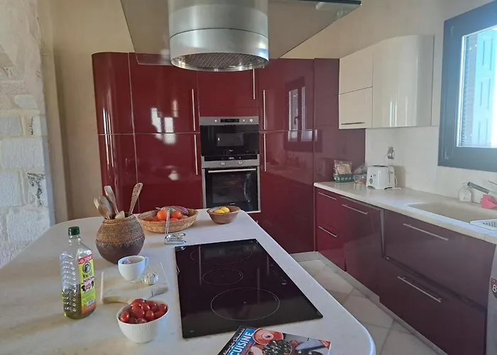 Jean Claud Villa Márpissa